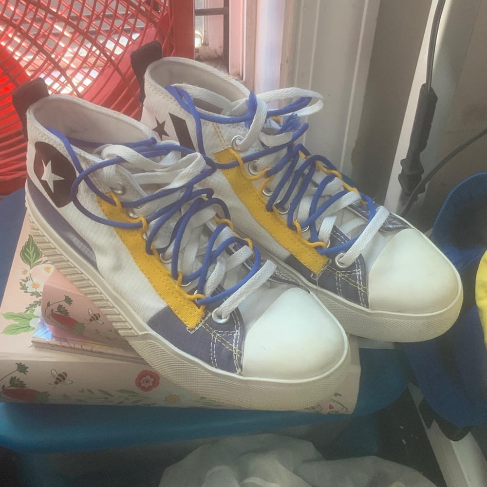 Men's High-Top Sneakers - White, Blue, Yellow